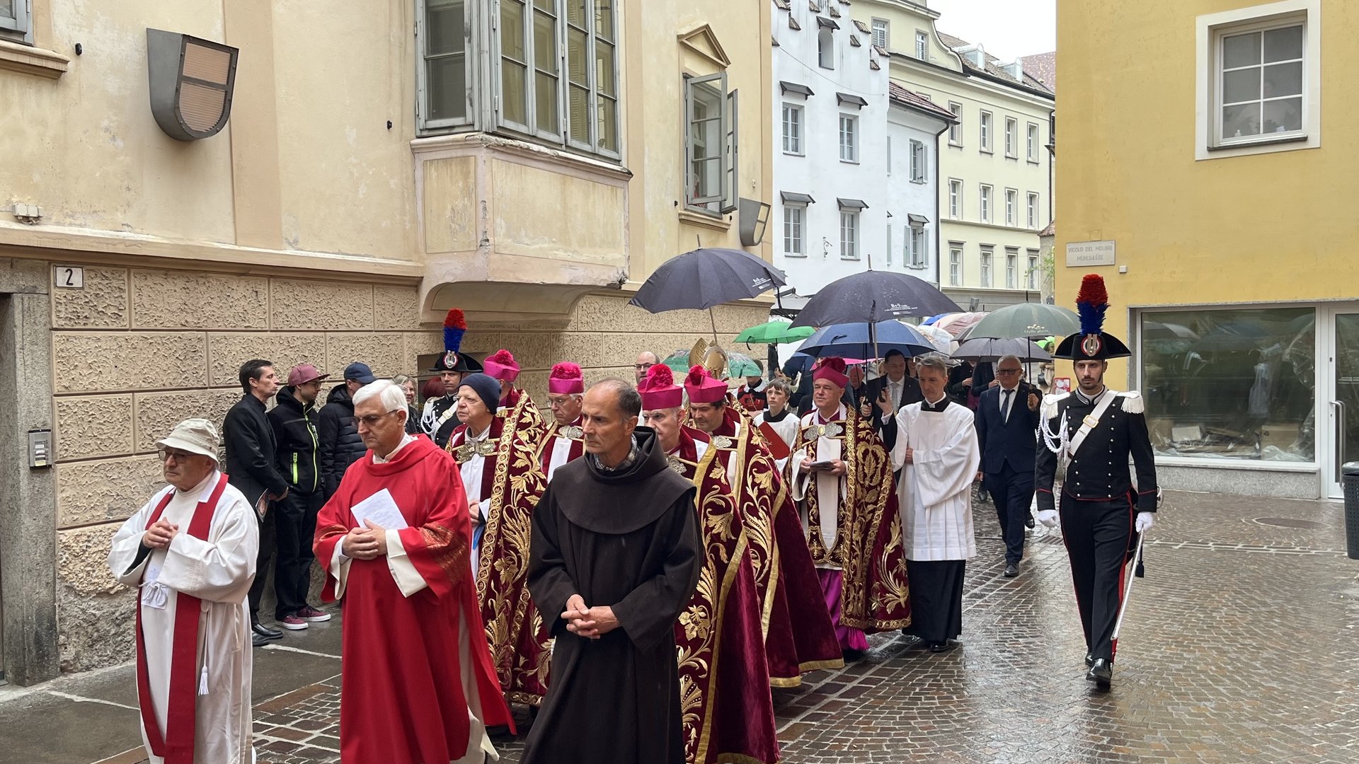 Celebrando la fede - Bressanone ricorda la traslazione delle reliquie dei santi Cassiano e Vigilio Celebrando la fede - Bressanone ricorda la traslazione delle reliquie dei santi Cassiano e Vigilio