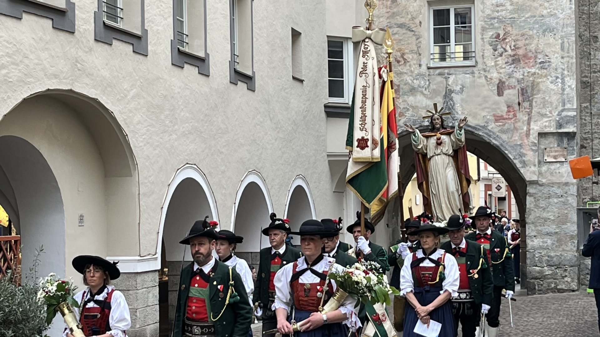 Celebrando la fede - Bressanone ricorda la traslazione delle reliquie dei santi Cassiano e Vigilio Celebrando la fede - Bressanone ricorda la traslazione delle reliquie dei santi Cassiano e Vigilio