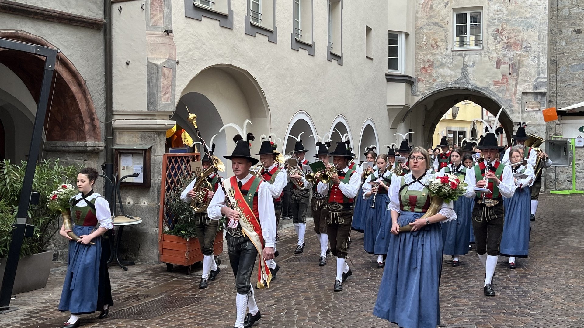 Celebrando la fede - Bressanone ricorda la traslazione delle reliquie dei santi Cassiano e Vigilio Celebrando la fede - Bressanone ricorda la traslazione delle reliquie dei santi Cassiano e Vigilio
